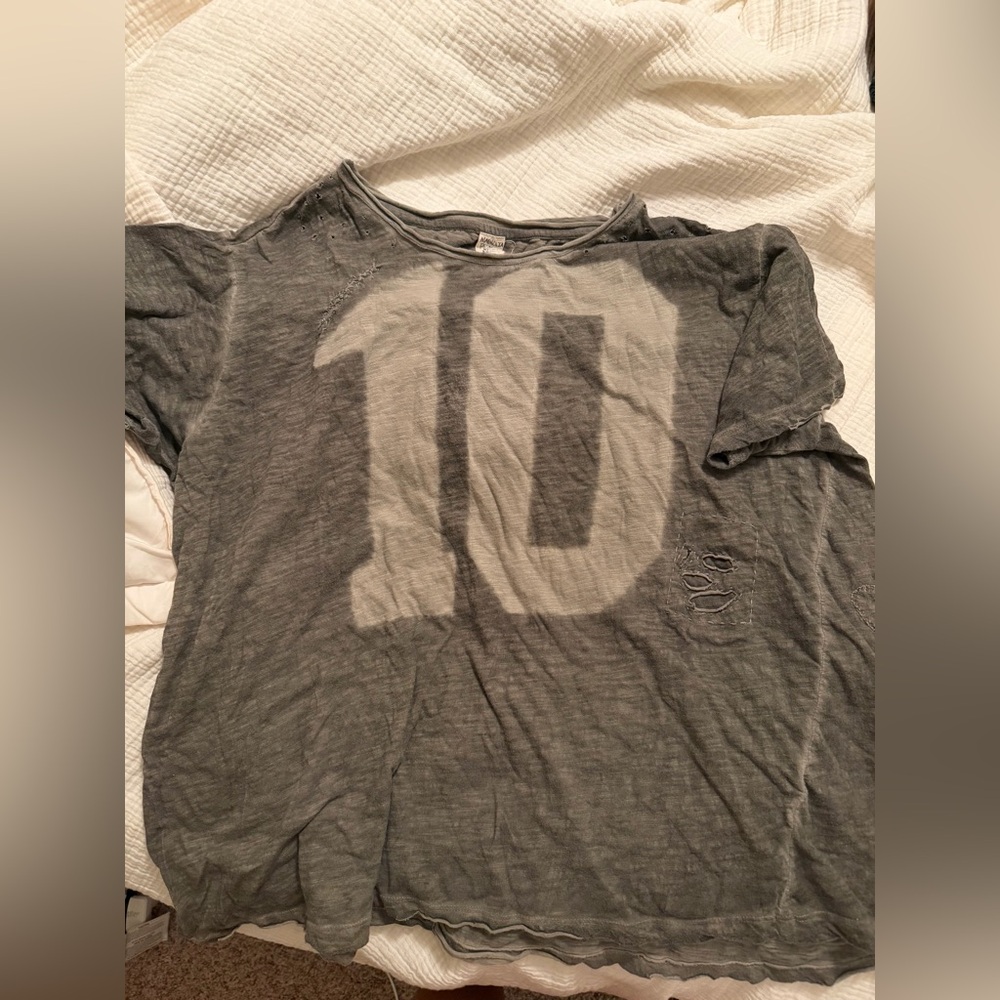 Magnolia Pearl Charcoal Graphic Tee